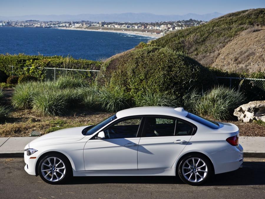  BMW 320i Sedan 2013 года  (US) (фото 16 из 16)